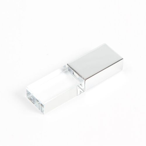 
                            Memoria USB 16 GB con luz led.